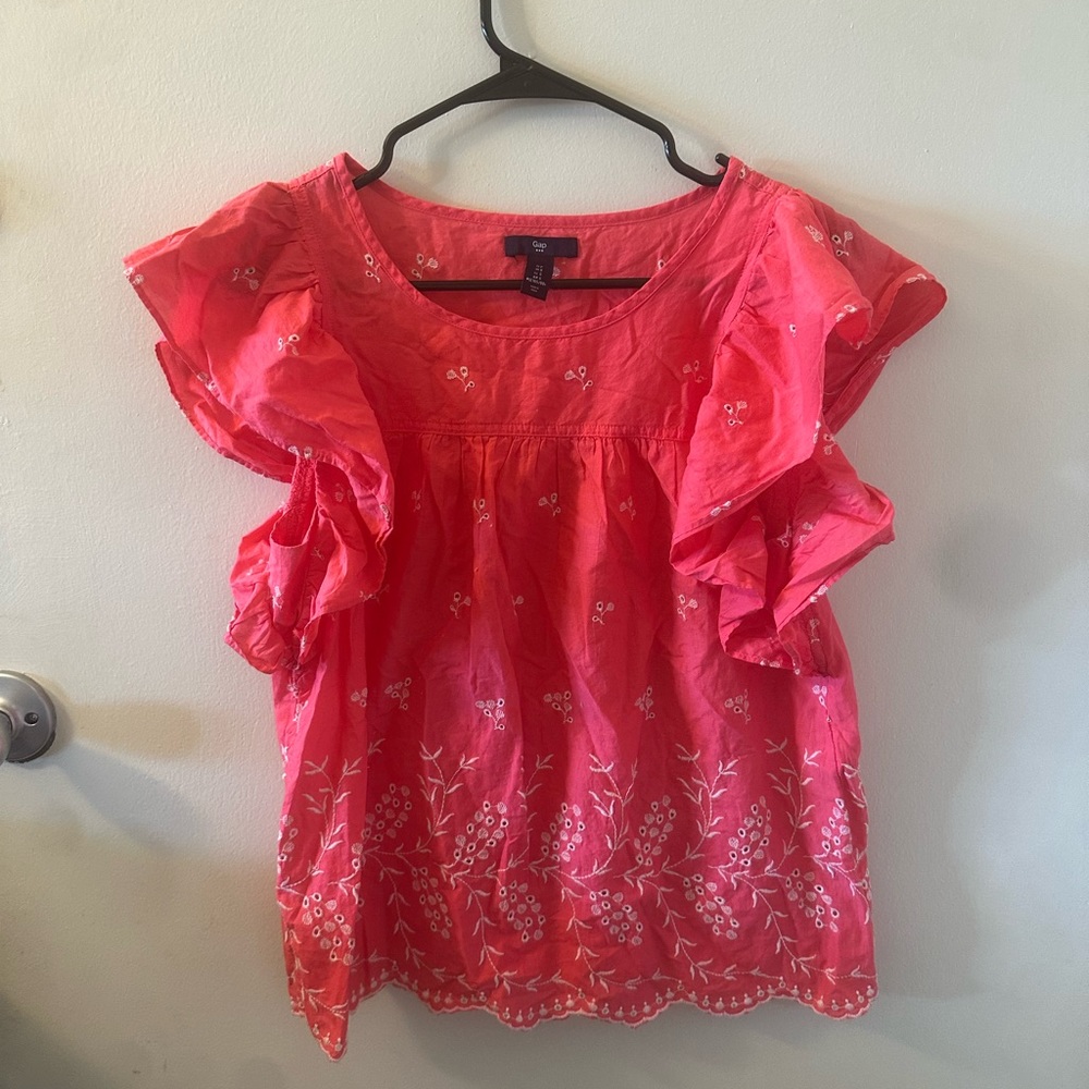 Gap coral eyelet blouse poofy short sleeves